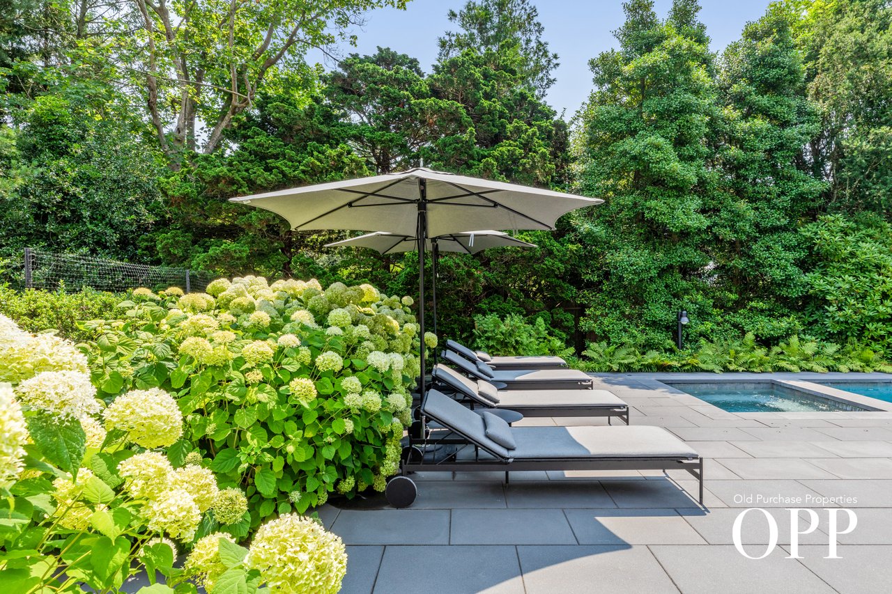 HIGHEST NON-WATERFRONT SALE IN BELLPORT VILLAGE