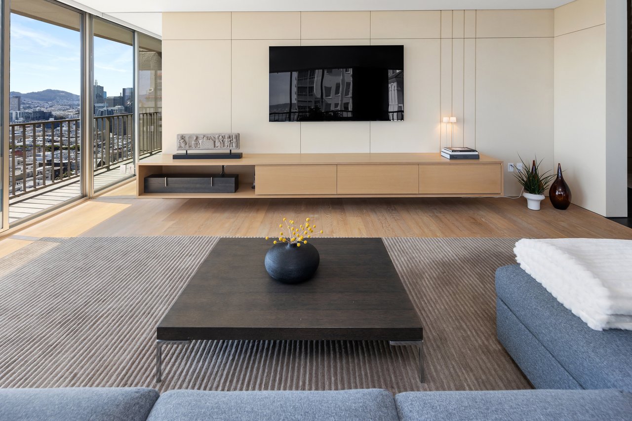 Contemporary Design and Iconic Views at The Summit