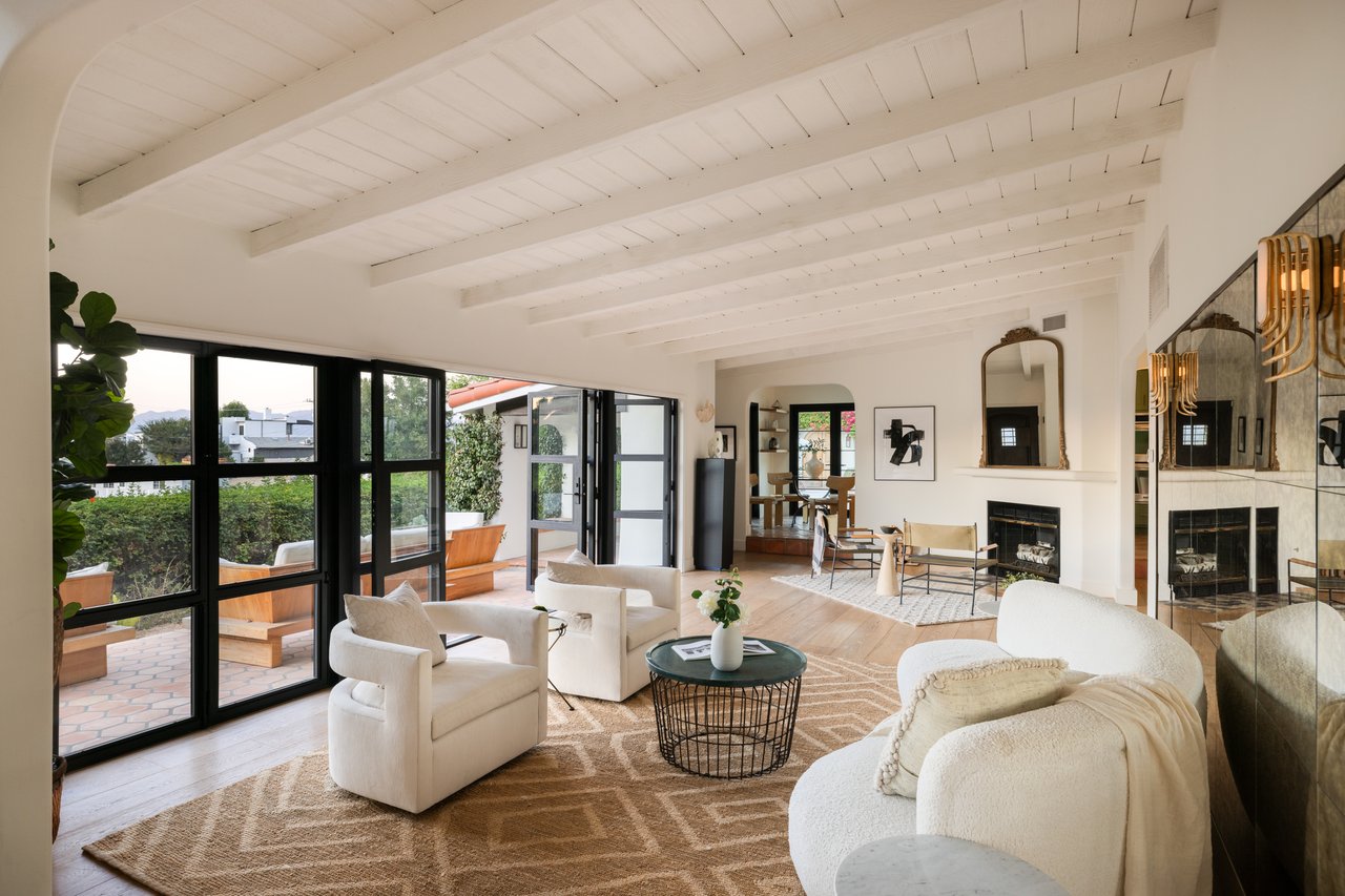 3646 Sunswept Dr, Studio City