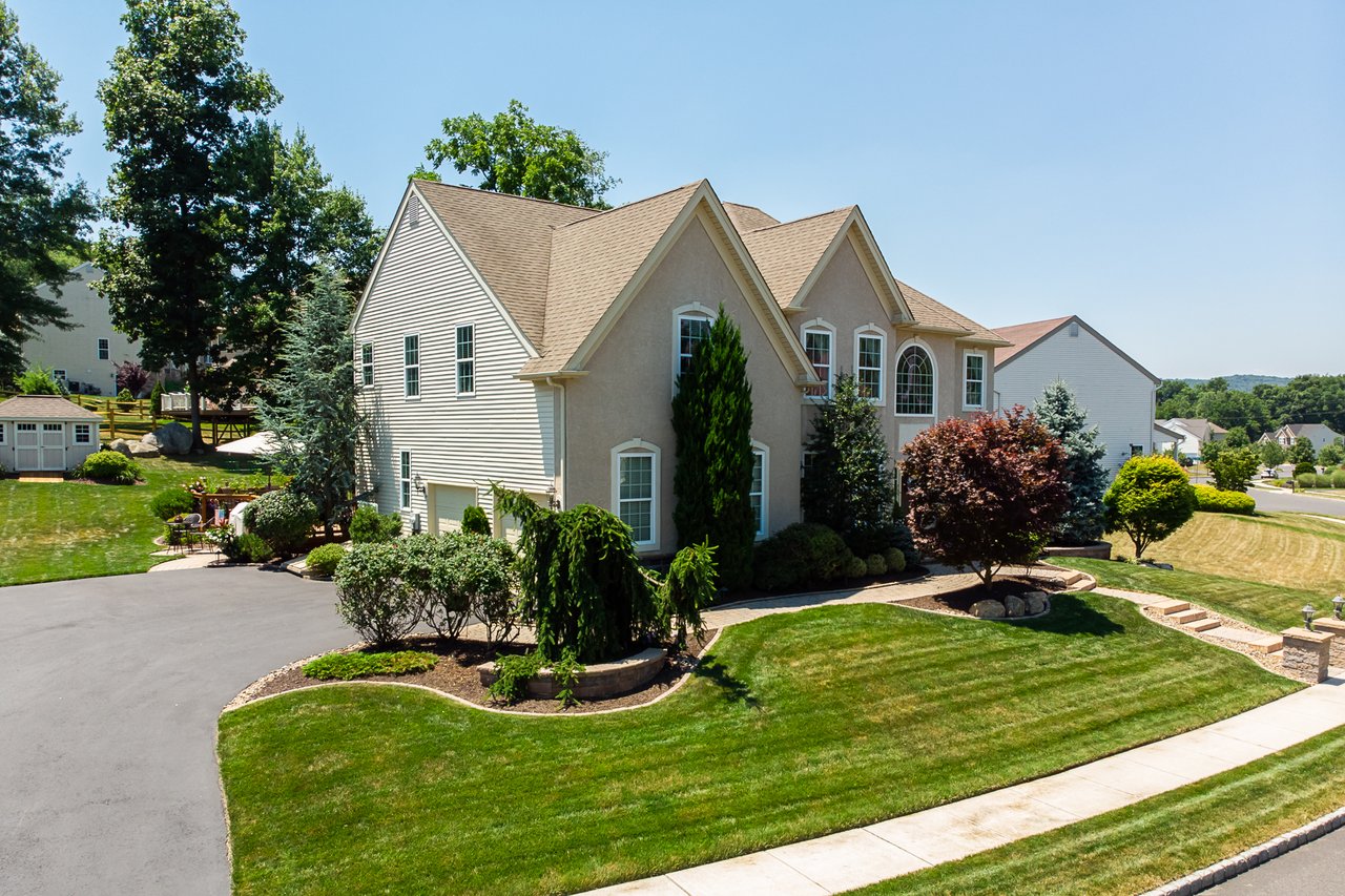 4800 Curly Horse Drive