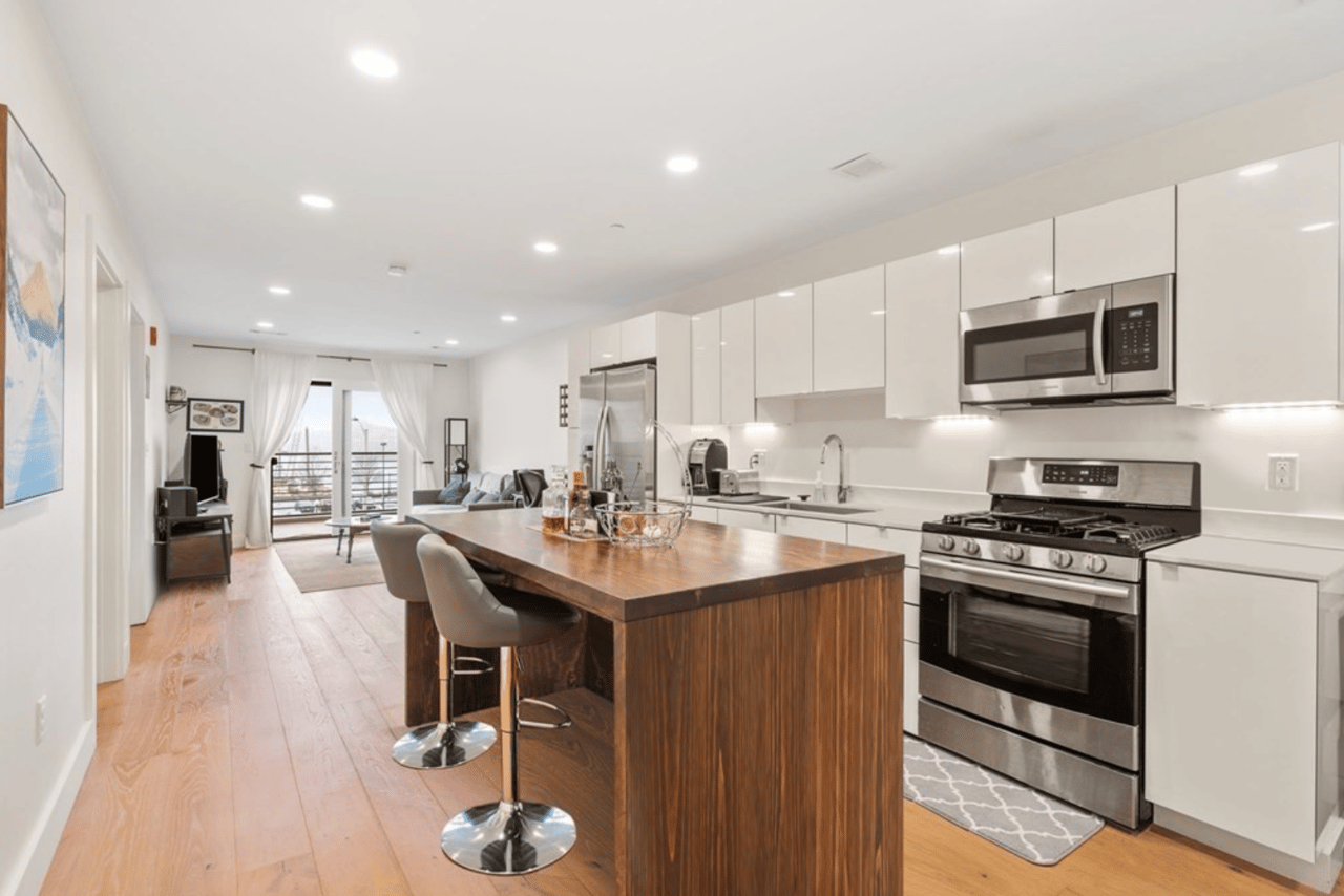 250 Meridian St, Unit 202