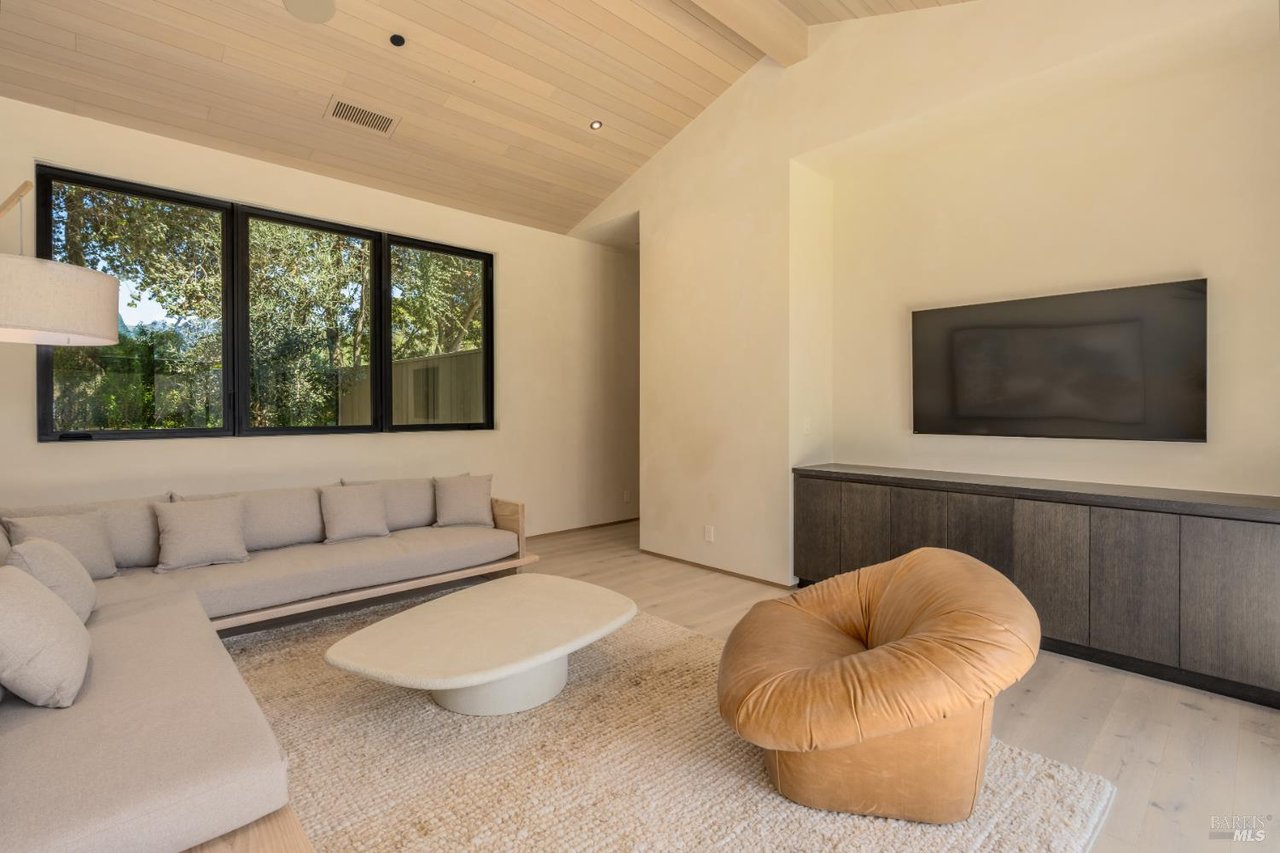 1438 Ridge Valley Road