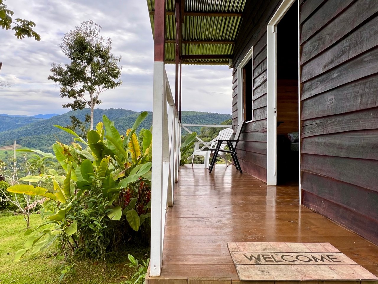 Strategically Located Property with Panoramic Views and Development Potential in Tinamastes