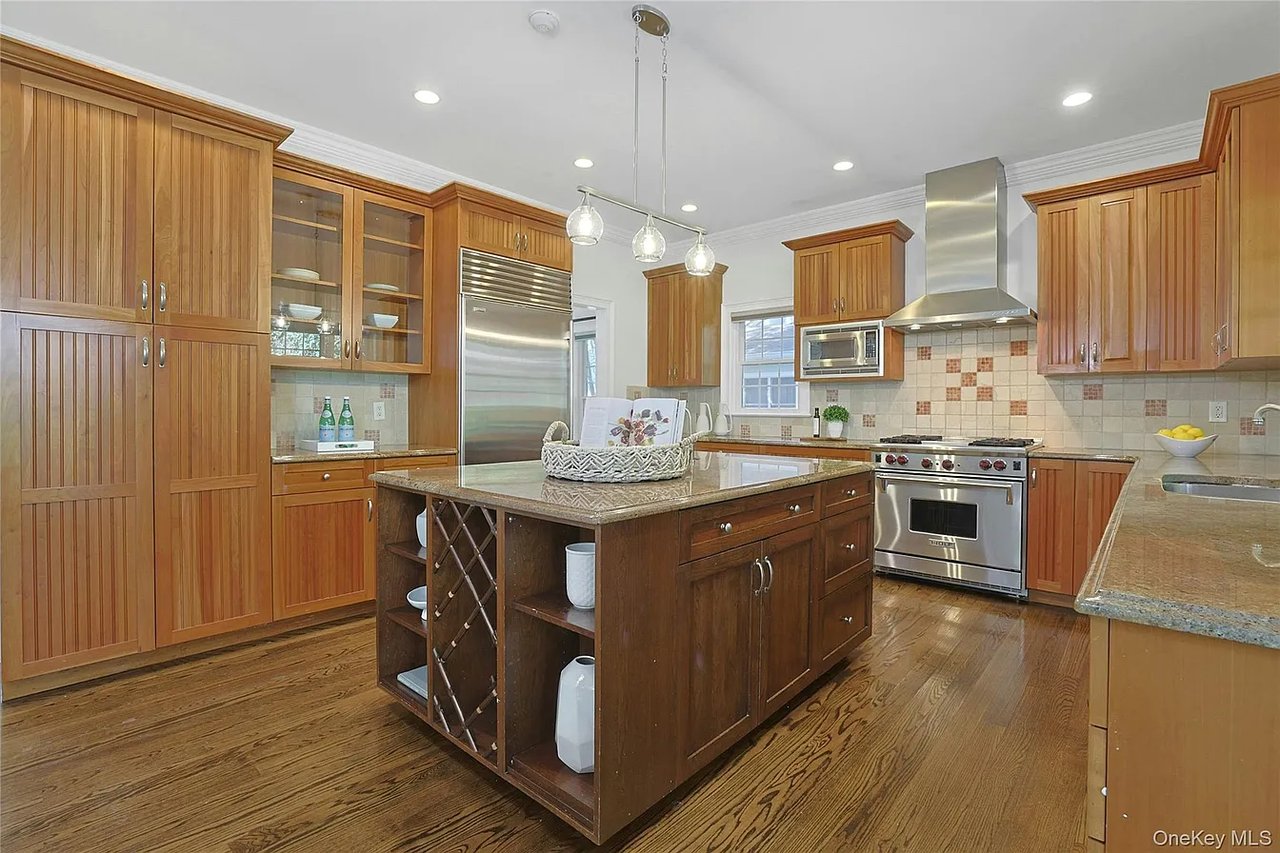 100 Fox Meadow Rd
