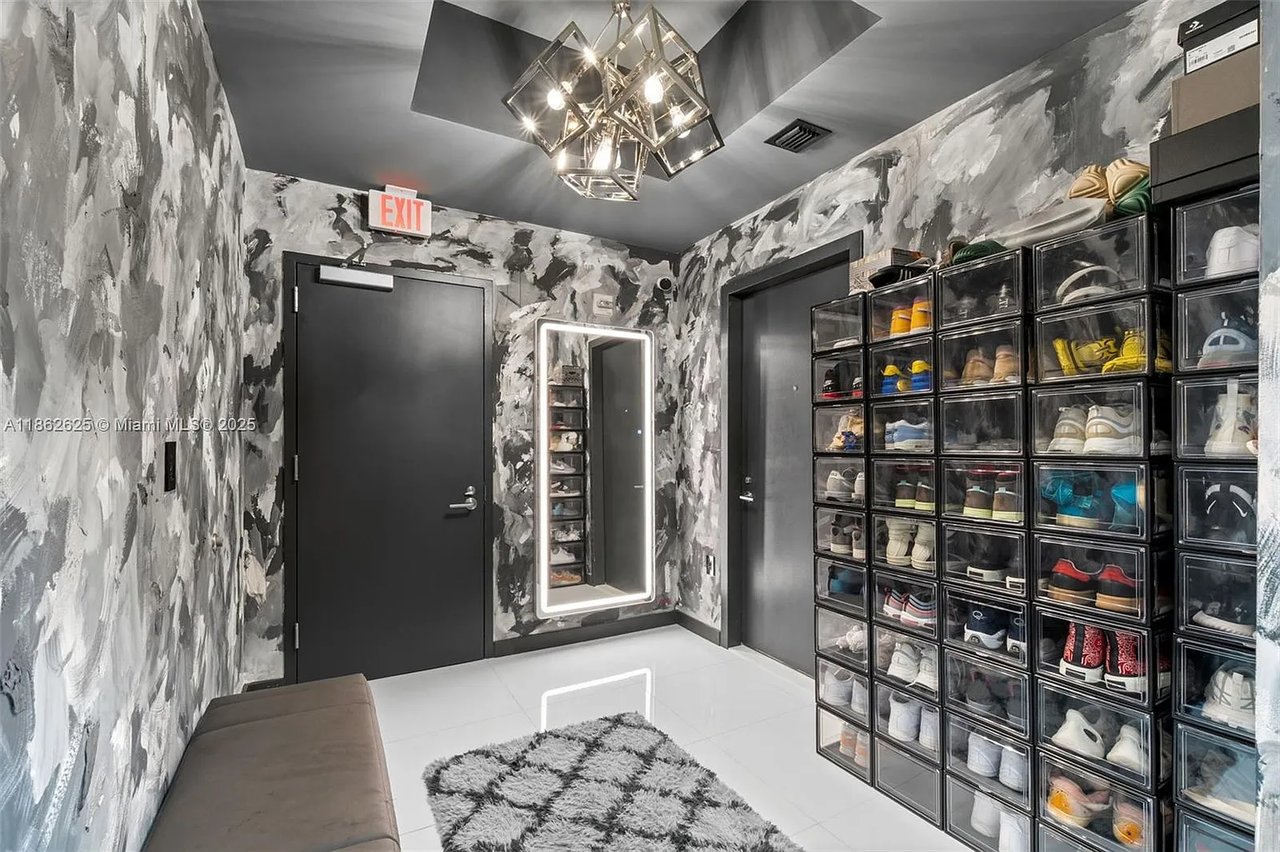 851 NE 1st Ave #4303