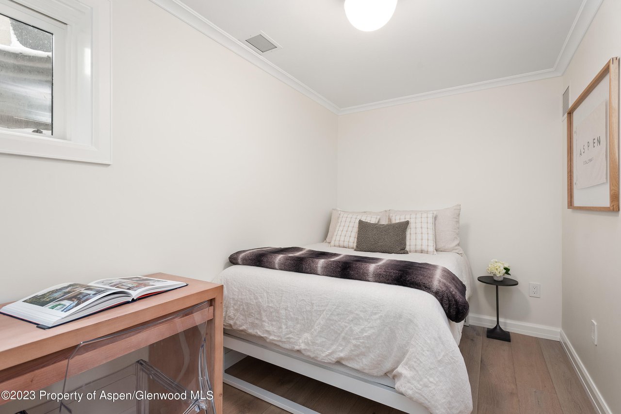 814 W Bleeker Street, C4