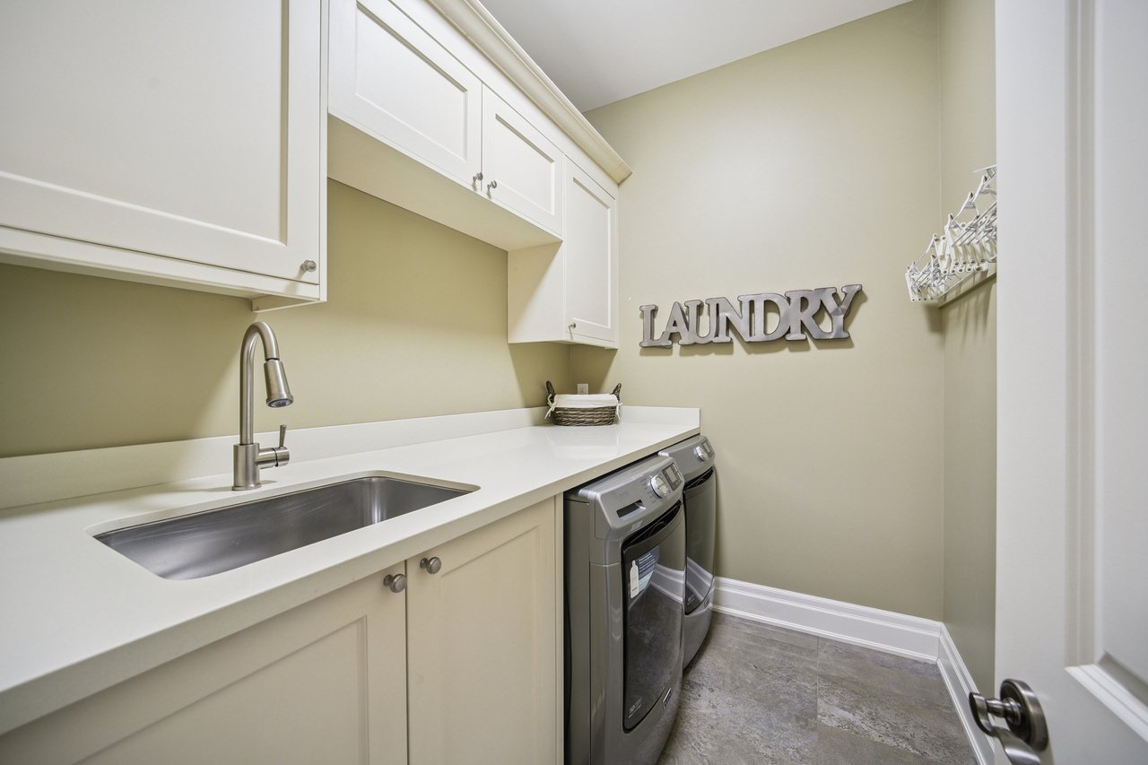 Show-stopping luxury in the heart of Southwest Oakville