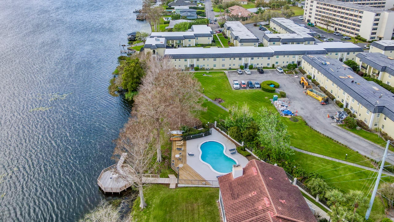 Luxury Lakefront Winter Park Condominium for Lease