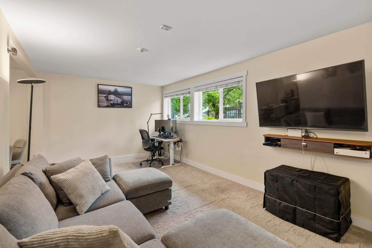 Lovely Redmond Condo