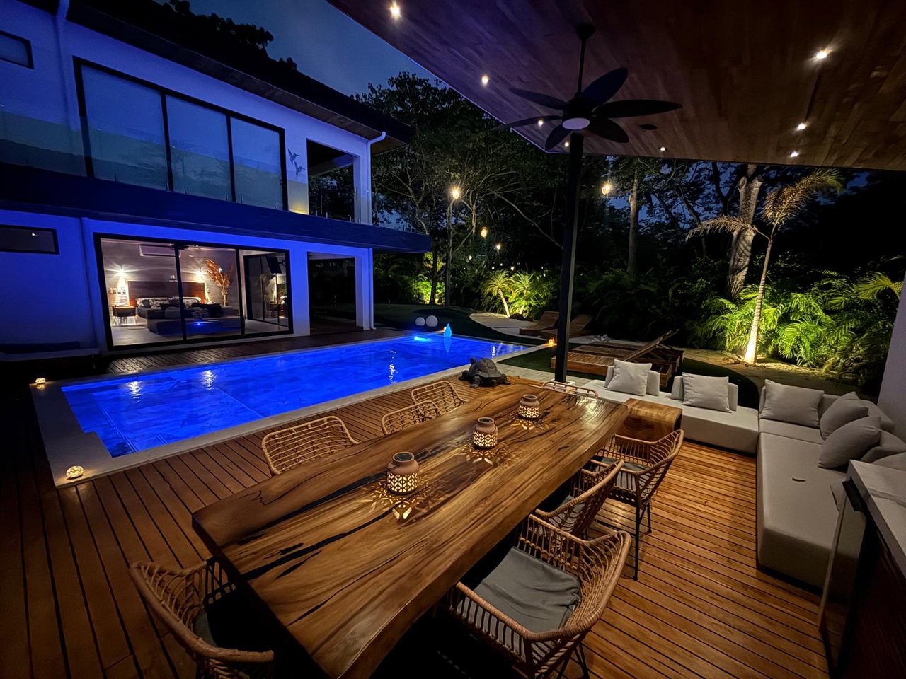 Casa La Ola Perfecta | Luxury 5-Bedroom Home with Pool Near the Beach in Hacienda Pinilla