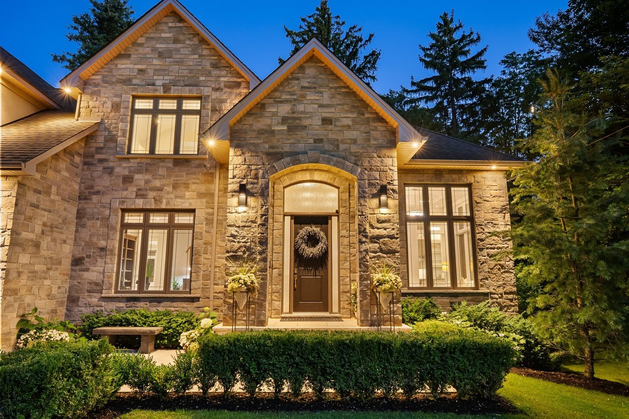 Luxury Custom Bungaloft