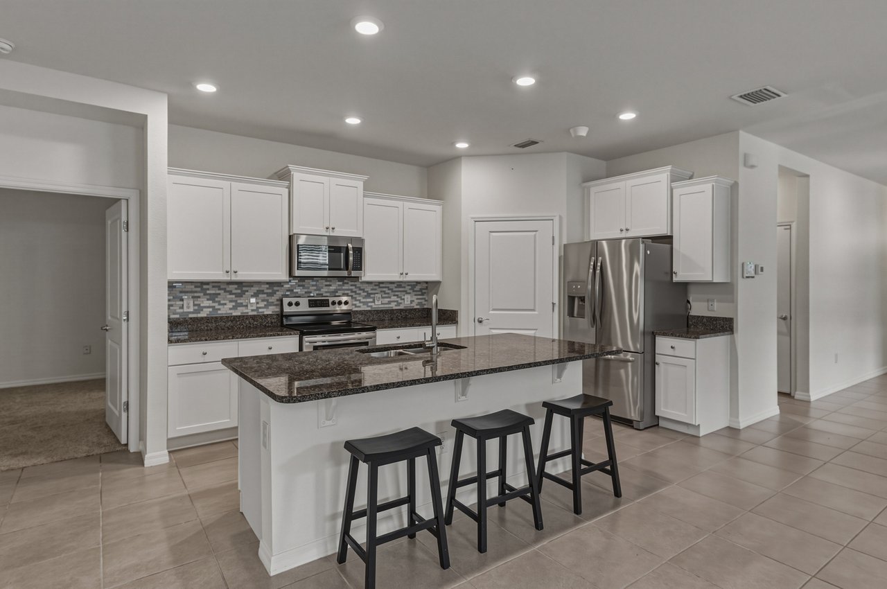 12322 EASTPOINTE DR
