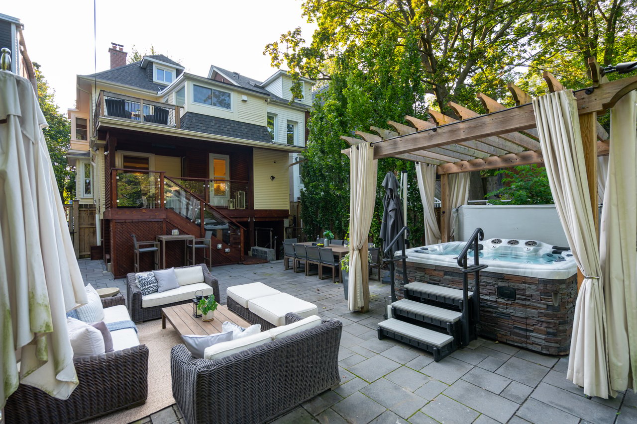 49 Lee Avenue