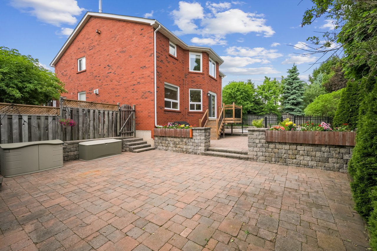 Executive Home in prestigious Glen Abbey