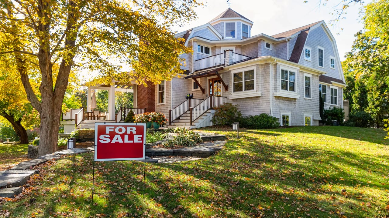 The “Last House You Saw” Effect: Why Buyers Sometimes Make the Wrong Comparison