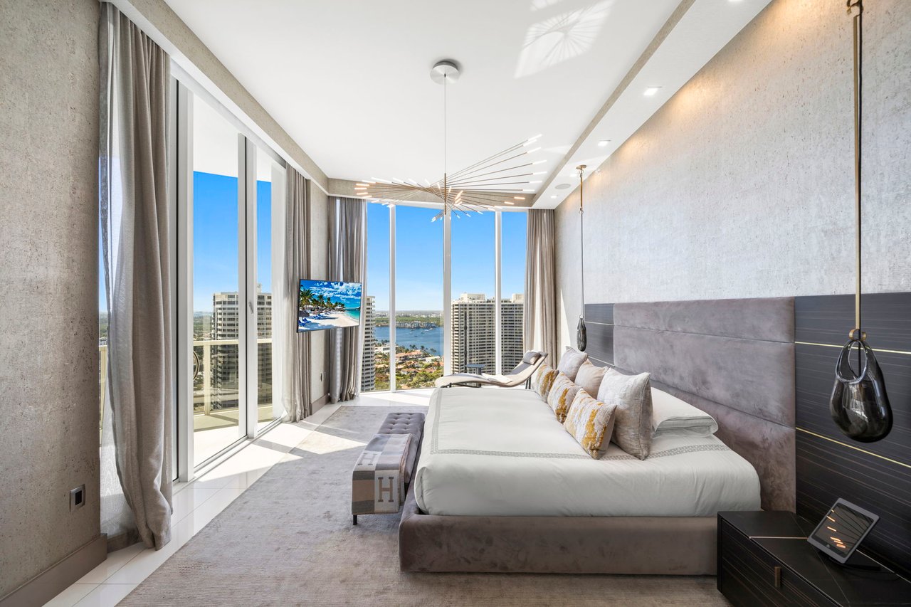 4100 Island Blvd # 1 Unit: PH-1