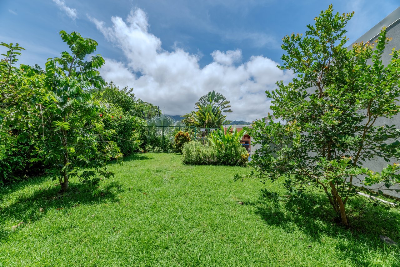 Playa Chamán Beach Home for Sale – 3 Br, Pool, Walk to the Beach | $329,000