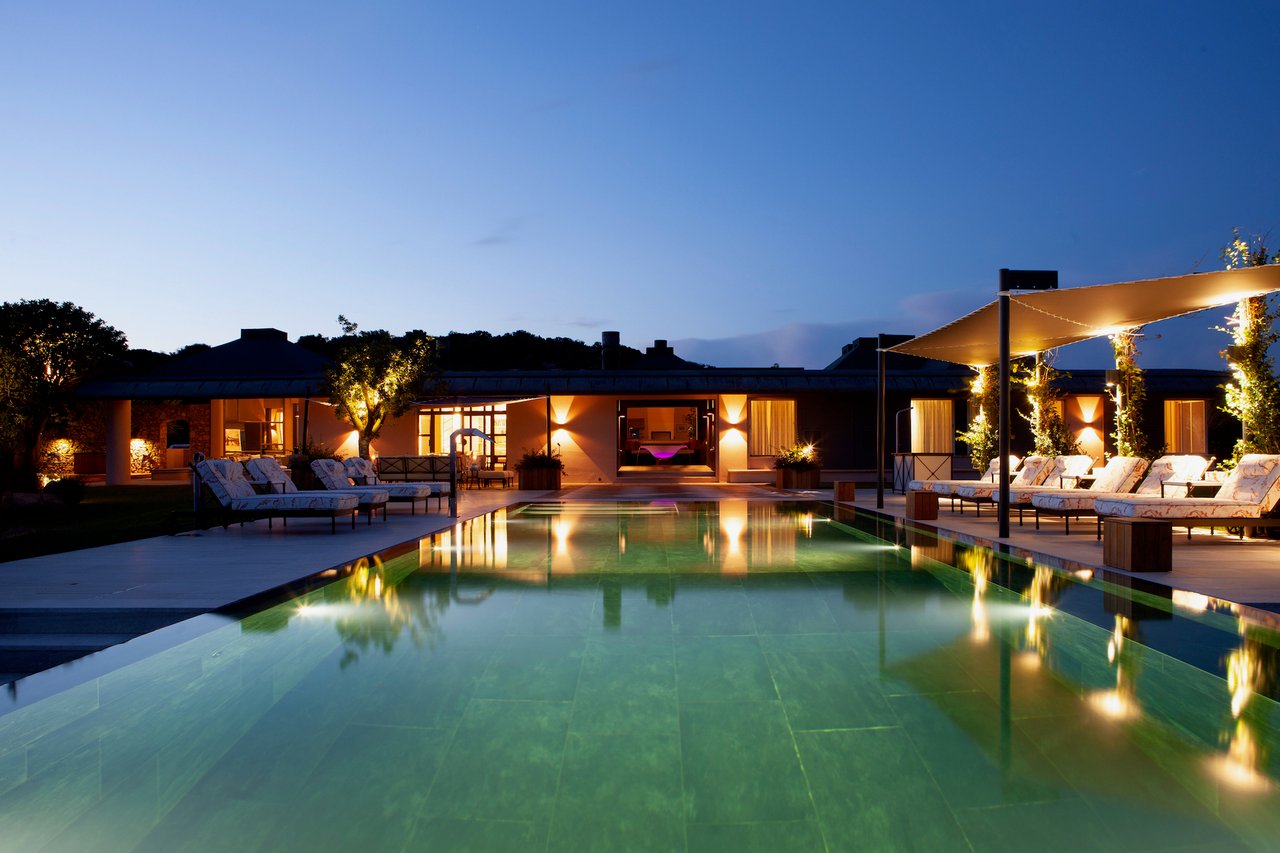 Breathtaking Beachfront Vacation Villa