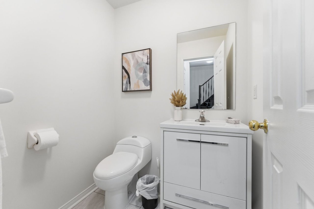 647 Courtney Valley Rd