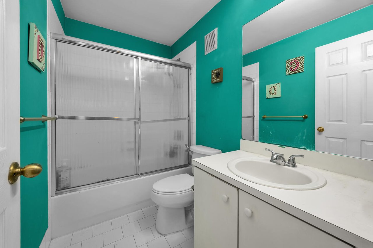 Lakefront Townhouse in Pembroke Pines