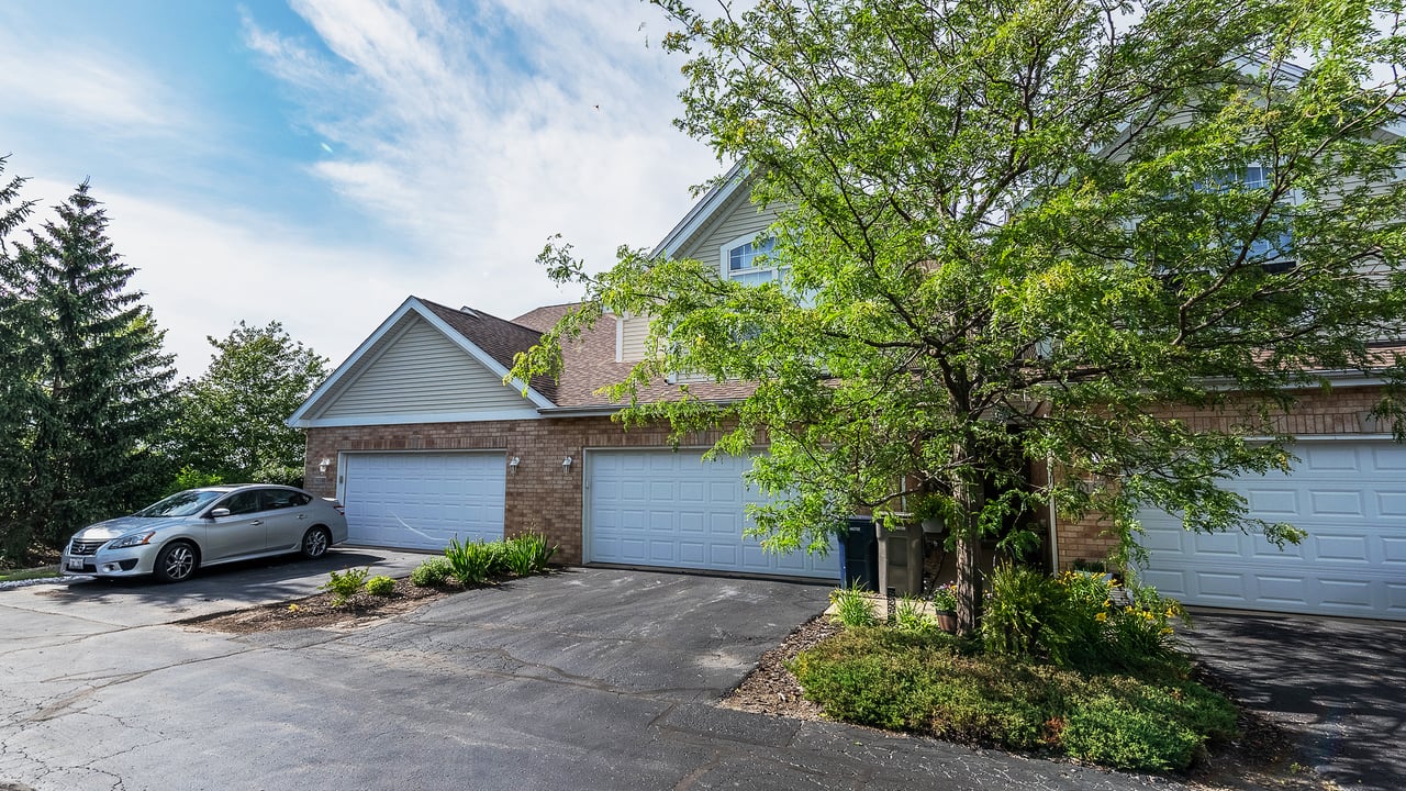 16158 Hillcrest Circle