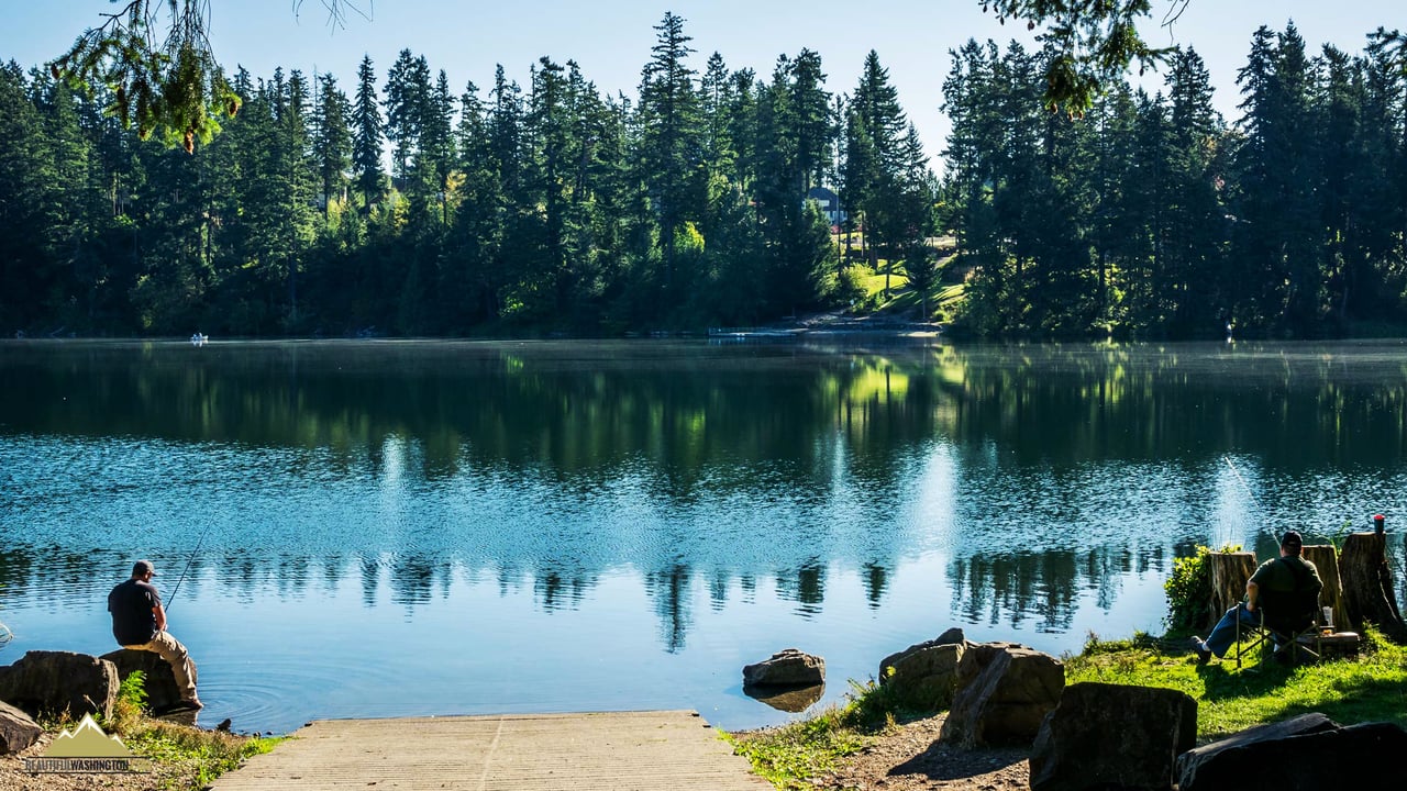 Lake Wilderness Arboretum trail in Maple Valley, Washington near family-friendly outdoor amenities