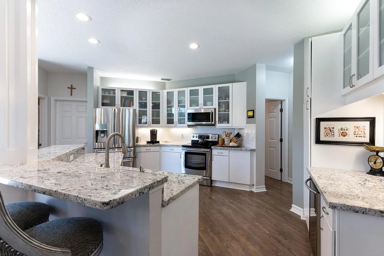 6825 Briarlake Cir
