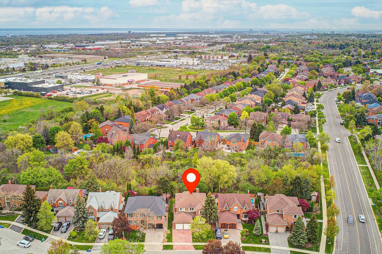 1126 Berkshire Crt