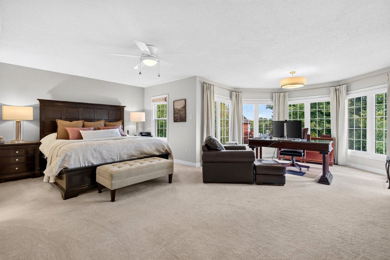 Executive Millcroft Townhome