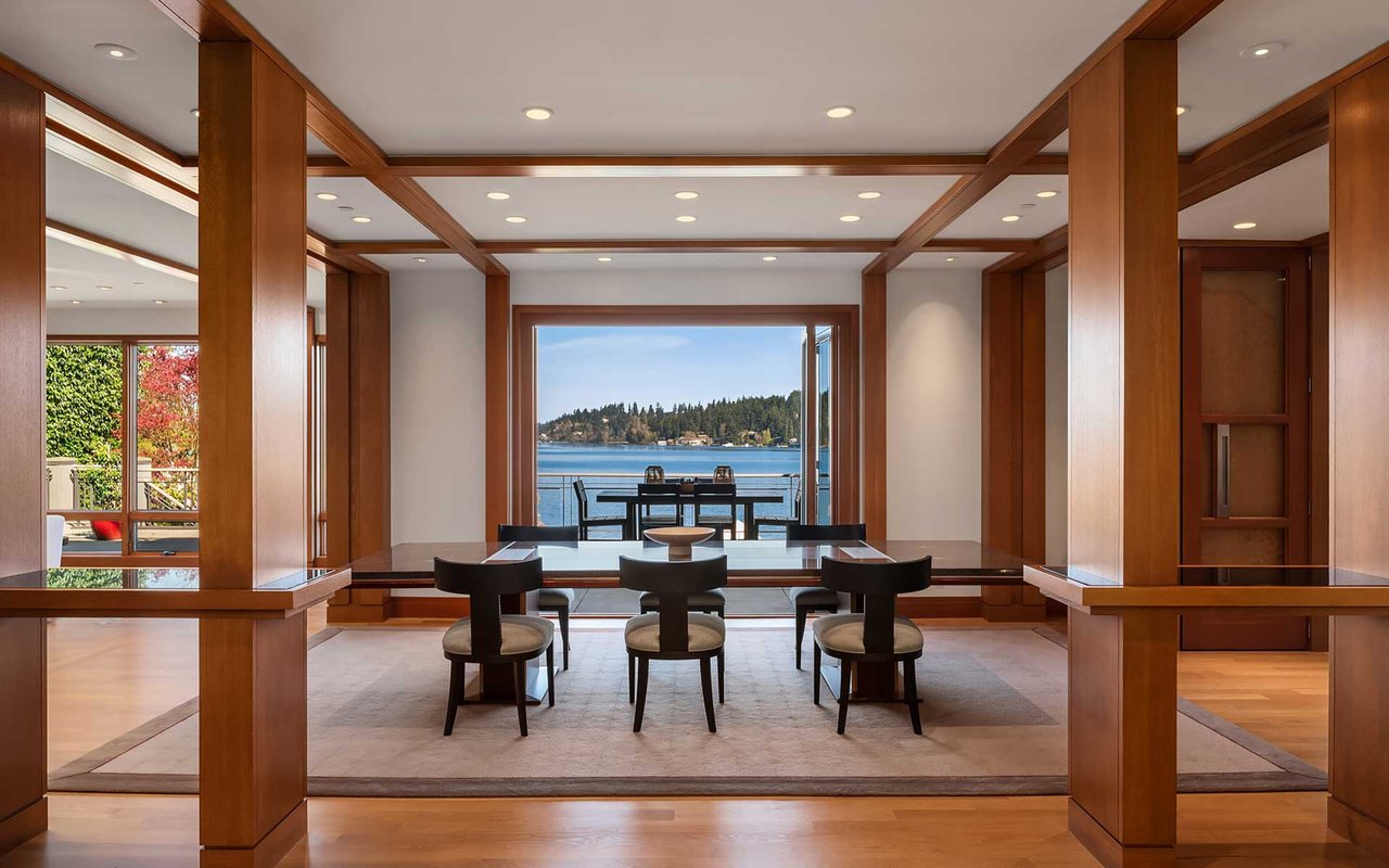 Northwest Contemporary Style on Mercer Island’s Cherished North End