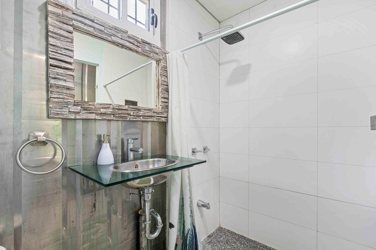 Casa Lemonpaloosa | Very Private Container Home!