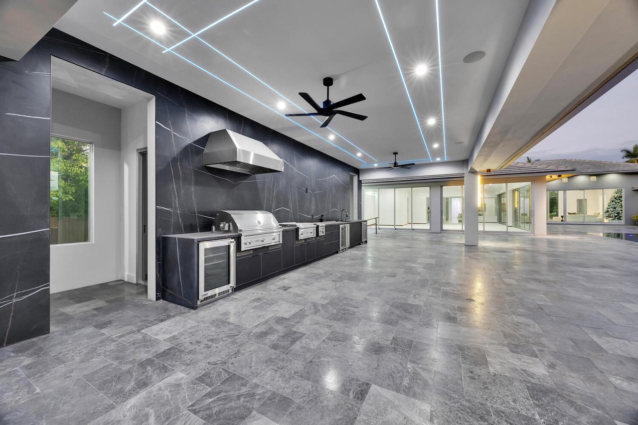 Your Private Resort - Everyday Of The Week