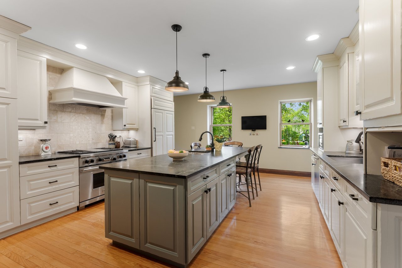 1520 Telegraph Road, Lake Forest