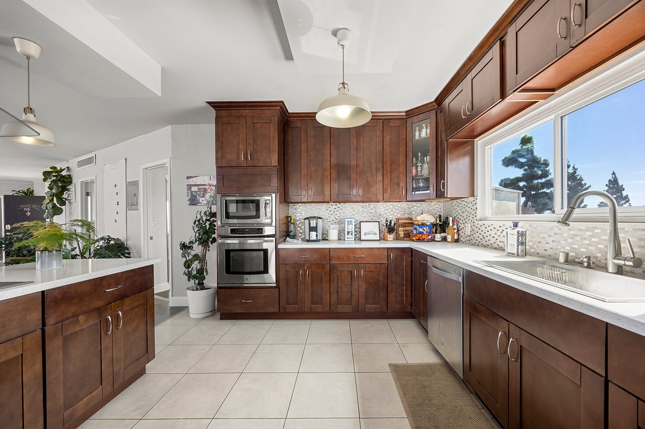 MIDCENTURY MODERN PENTHOUSE WEST for Sale in Santa Ana