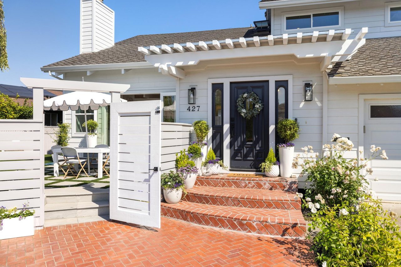 427 Riviera Circle