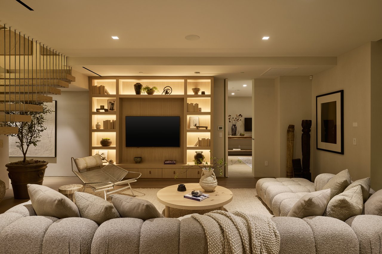 1615 Blue Jay Way, Bird Streets