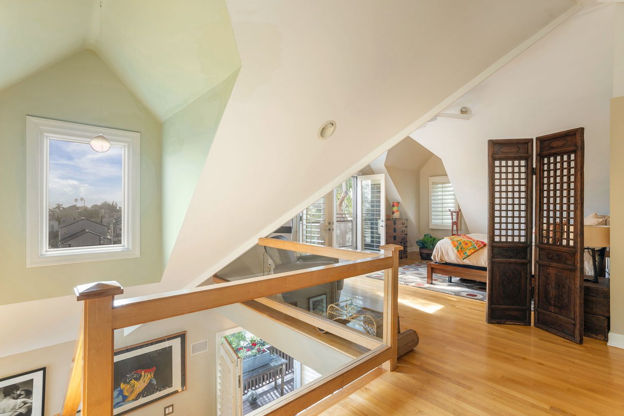 2536 Beverley Ave, Santa Monica 