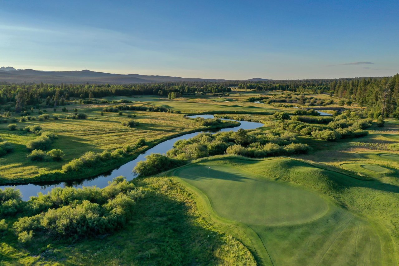 My Backyard Is a Golf Course - Living Along a Championship Golf Course
