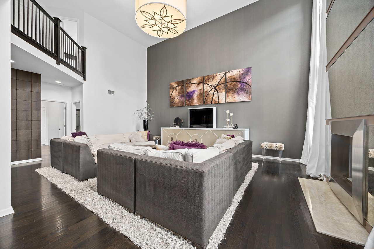 1950 Elmore Ave, Downers Grove