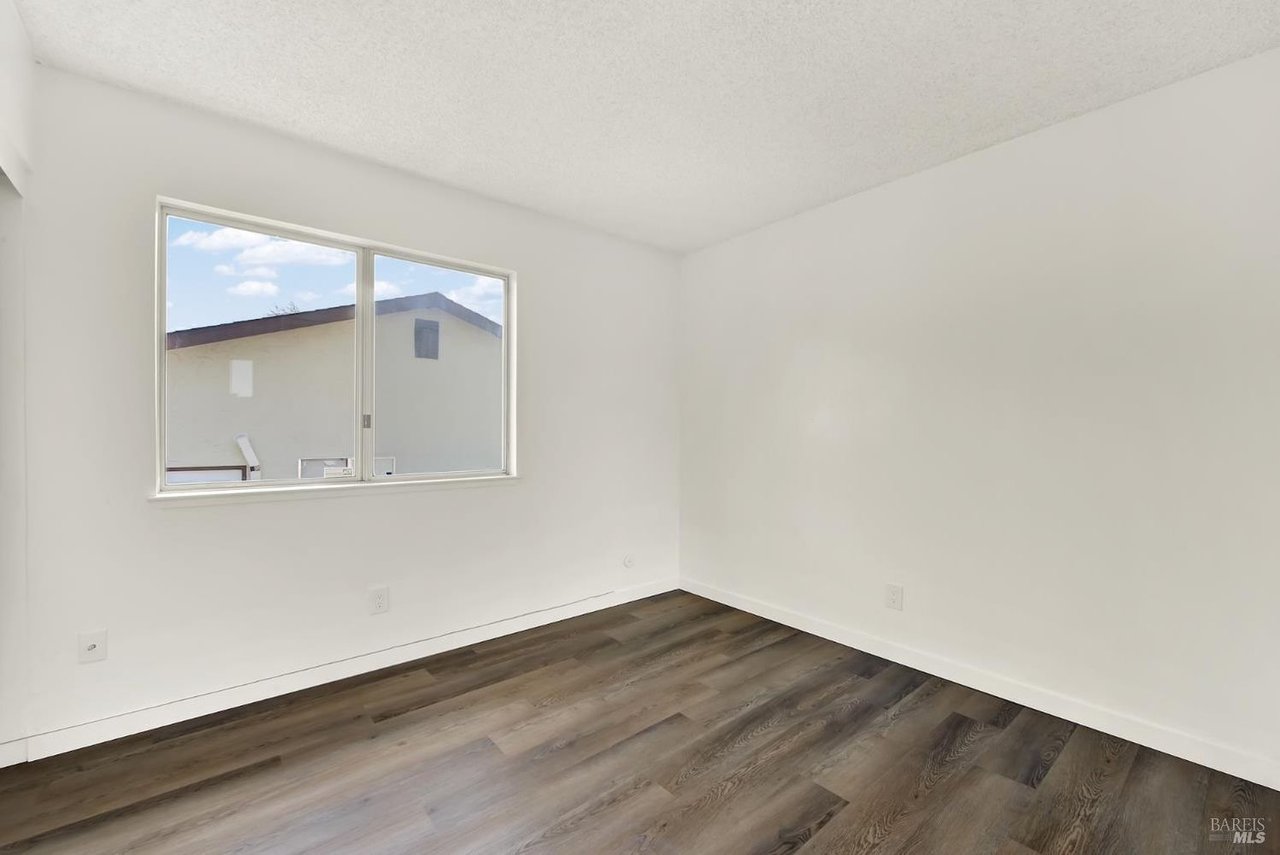 1305 Corcoran Ave