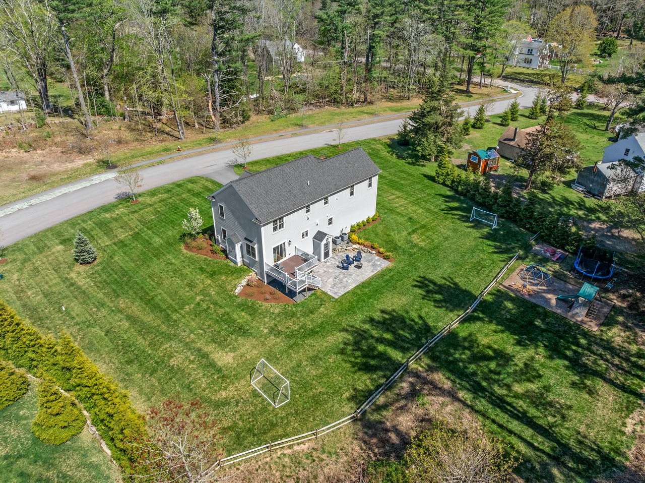 11 Lisa Ln Pembroke, MA 02359