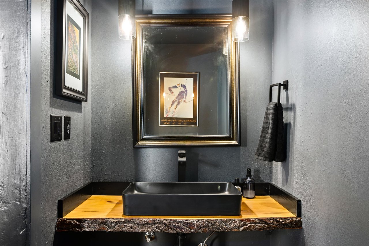 Beautifully Remodeled Home in the Heart of the Valley