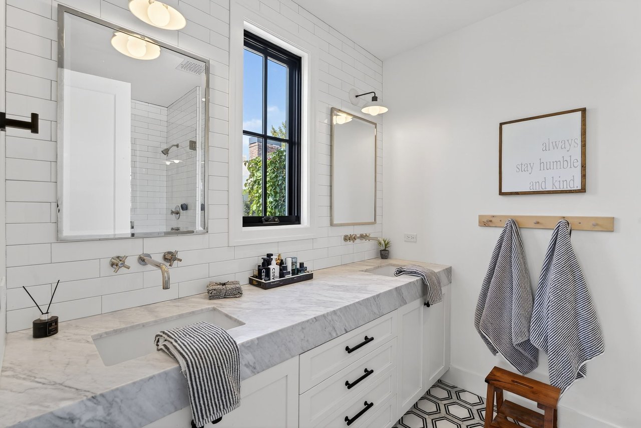 5217 E CALLE REDONDA