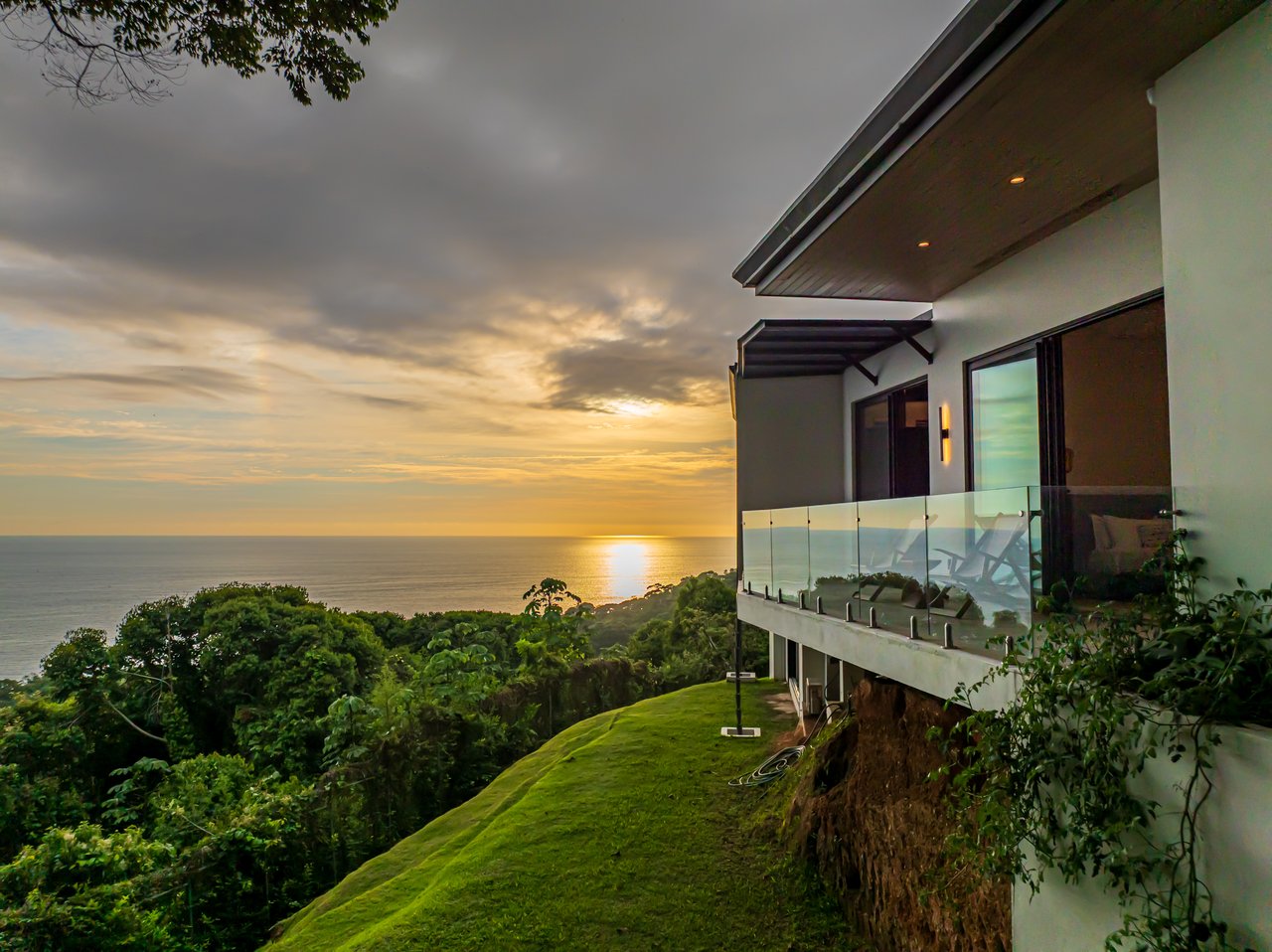 Luxury Estate in Escaleras - Incredible Ocean Views 5.5 Acres