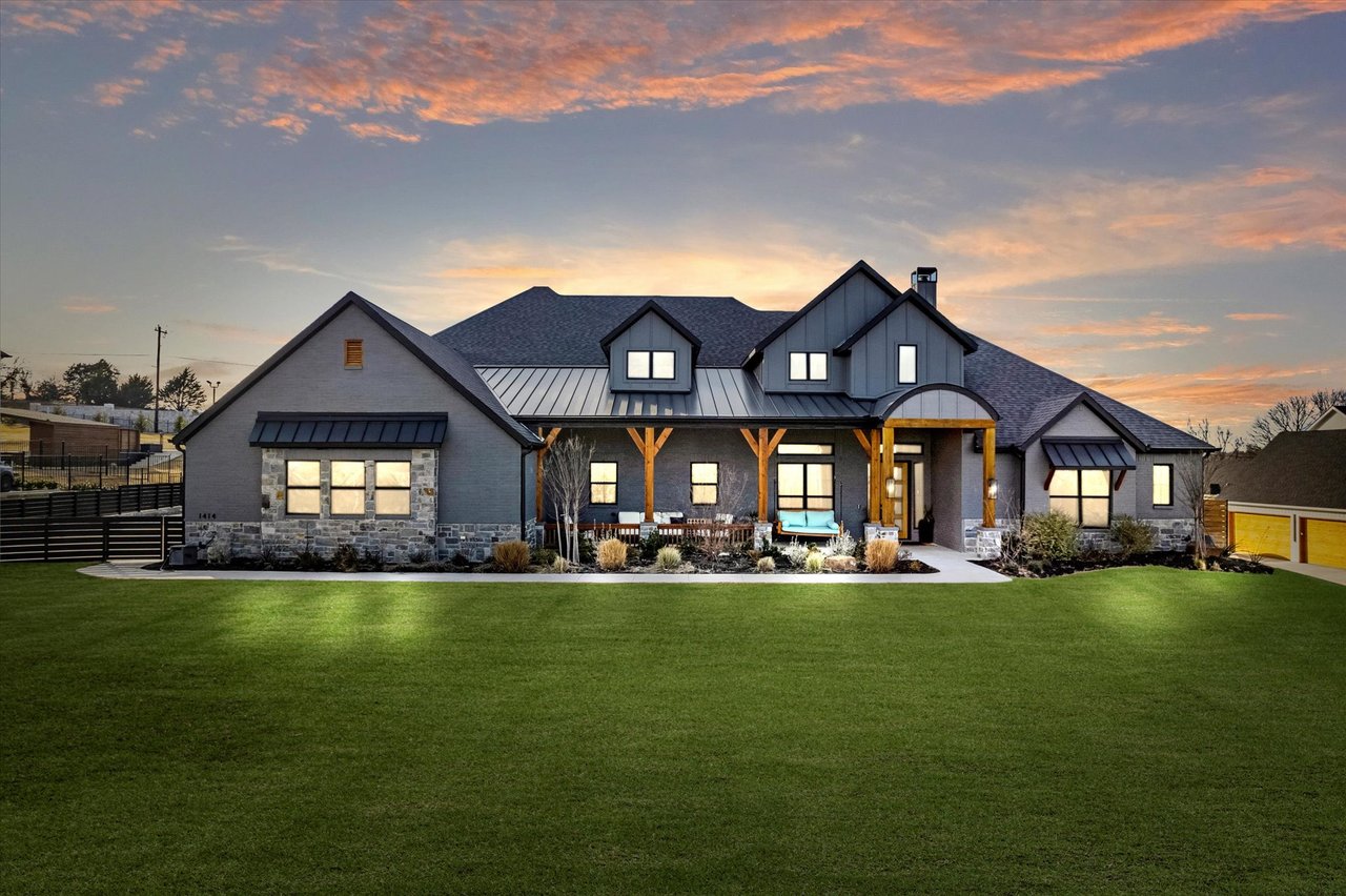 Modern Luxury at 1414 Tucker