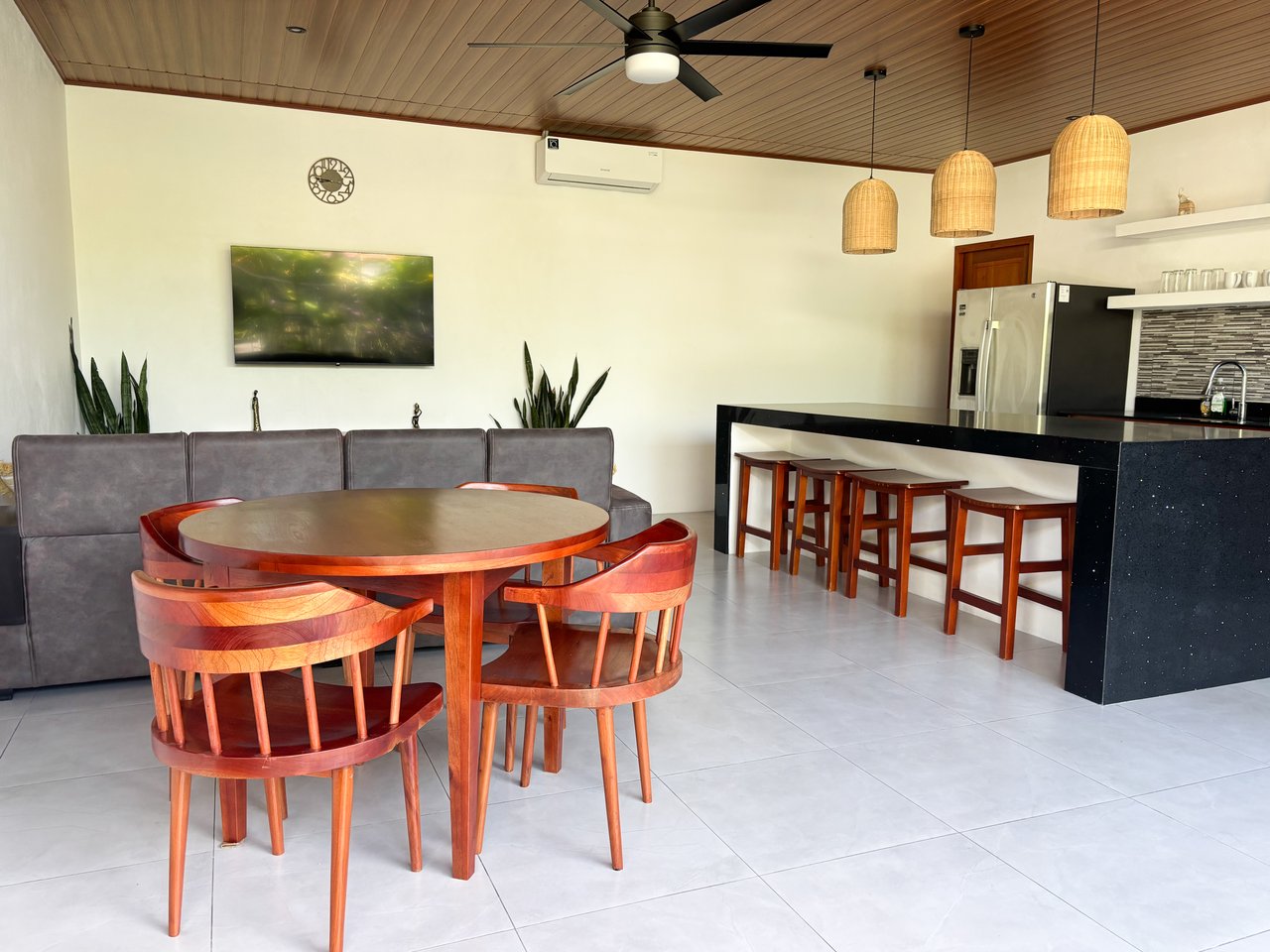 Clean, Modern Home Near Uvita Beach – Perfect Rental or Getaway