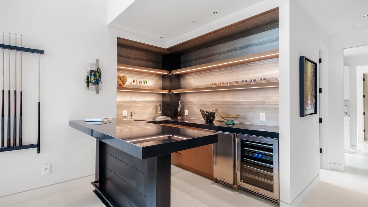 702 N Commons Ford Road