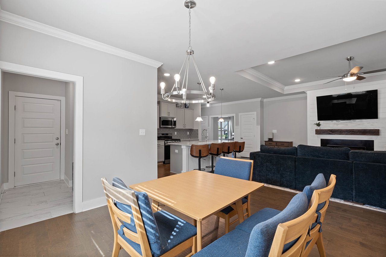 Elegant Home Near Goldsmith-Schiffman Elementary