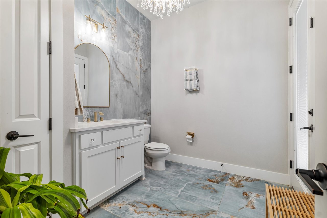 Modern Luxury at 1414 Tucker