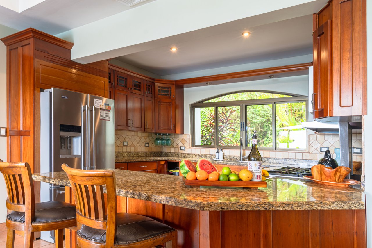 Gorgeous Ocean View 7 Acre Estate, Portalon